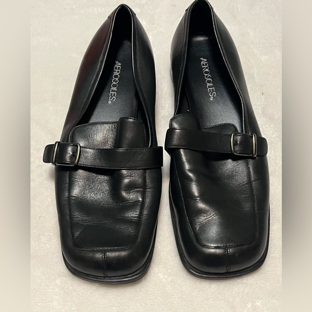 AEROSOLES Women's Black Leather Slip-Ons